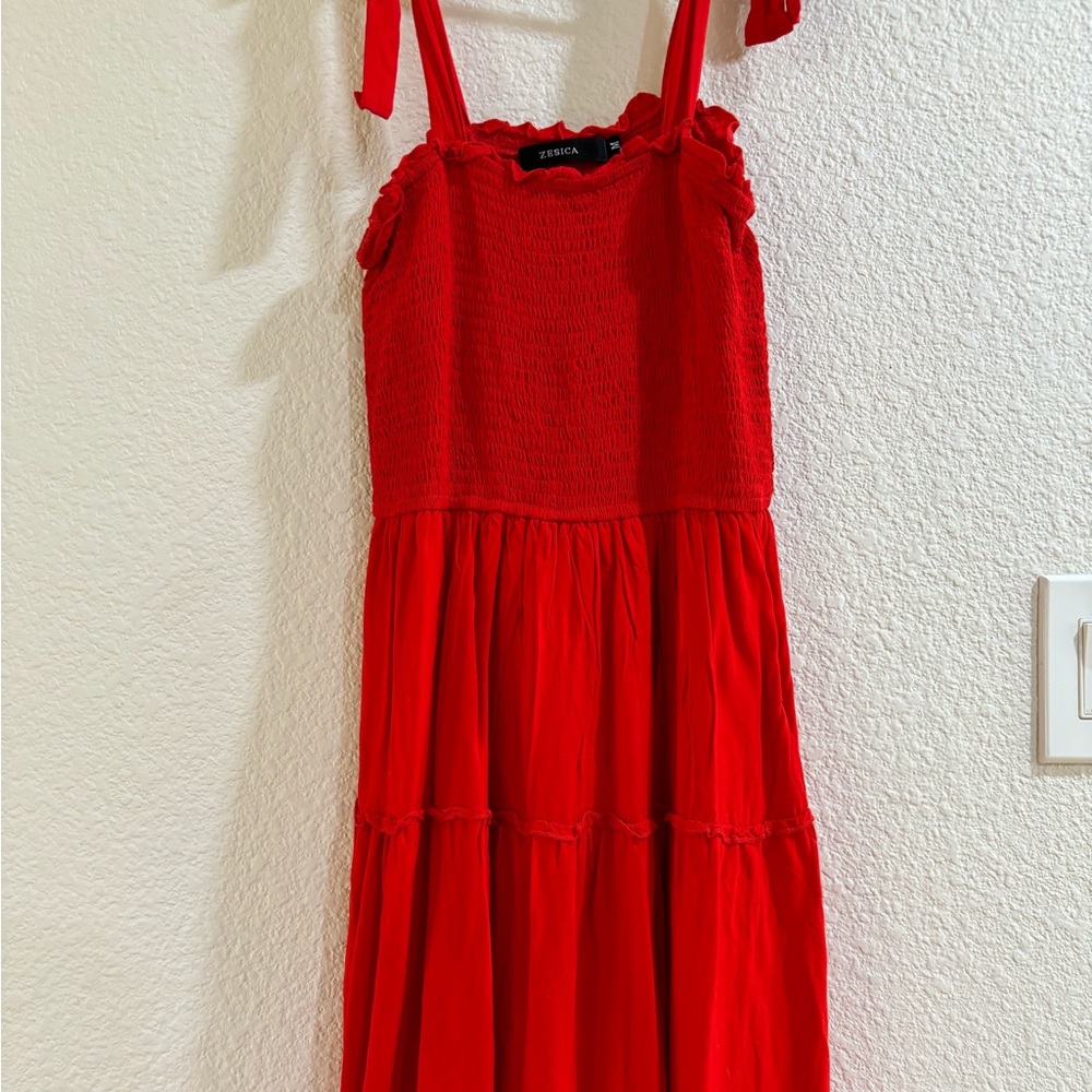ZESICA Red Smocked Tie-Shoulder Sundress • Tiered • Size M •
